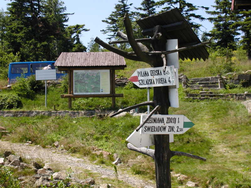 V Polsku se vzd�lenosti nem��� kilometrama, ale v hodin�ch. Asi tady chod� v�ichni stejn� rychle.