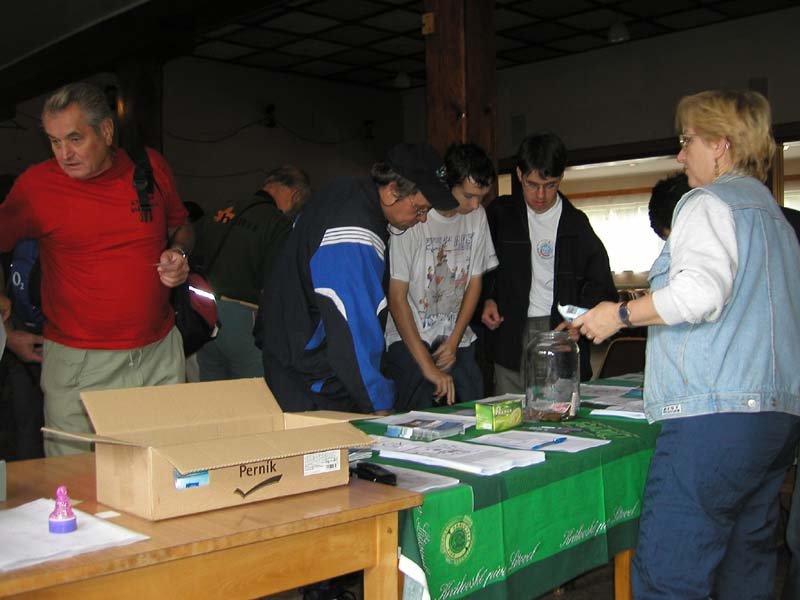 turistickpochodvysoinoujitenka2006.jpg