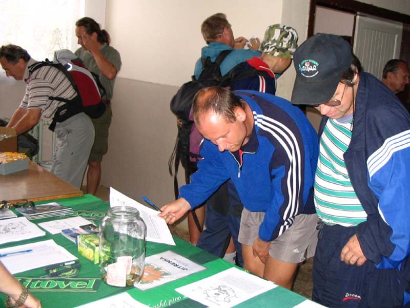 turistickpochodvysoinoujitenka200612.jpg